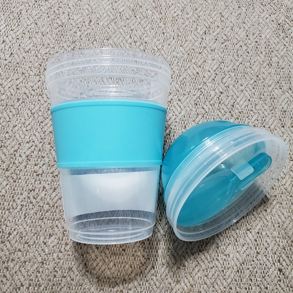 Gray Set of 2 Reusable Fruit Yogurt Parfait Snack Cup 16.2 oz with Spoons In Lid - Picture 3 of 3